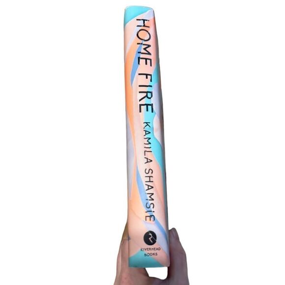 Home Fire, Kamila Shamsie - Picture 3 of 7